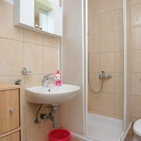 Leo Apartment *